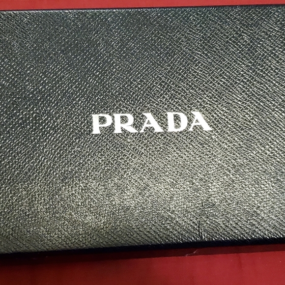 PRADA NEW ZIP AROUND WALLET - Picture 14 of 15